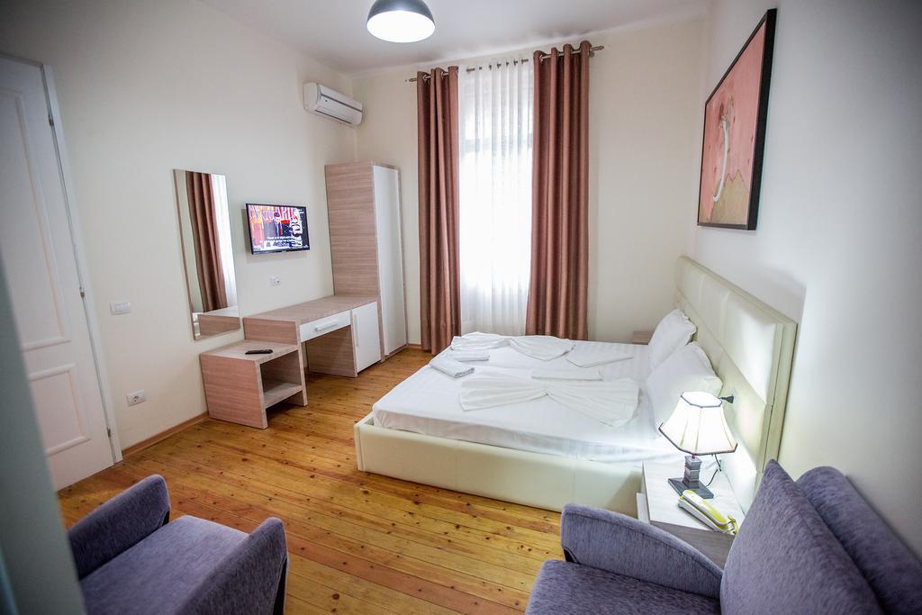 Living Hotel Tirana Exterior photo